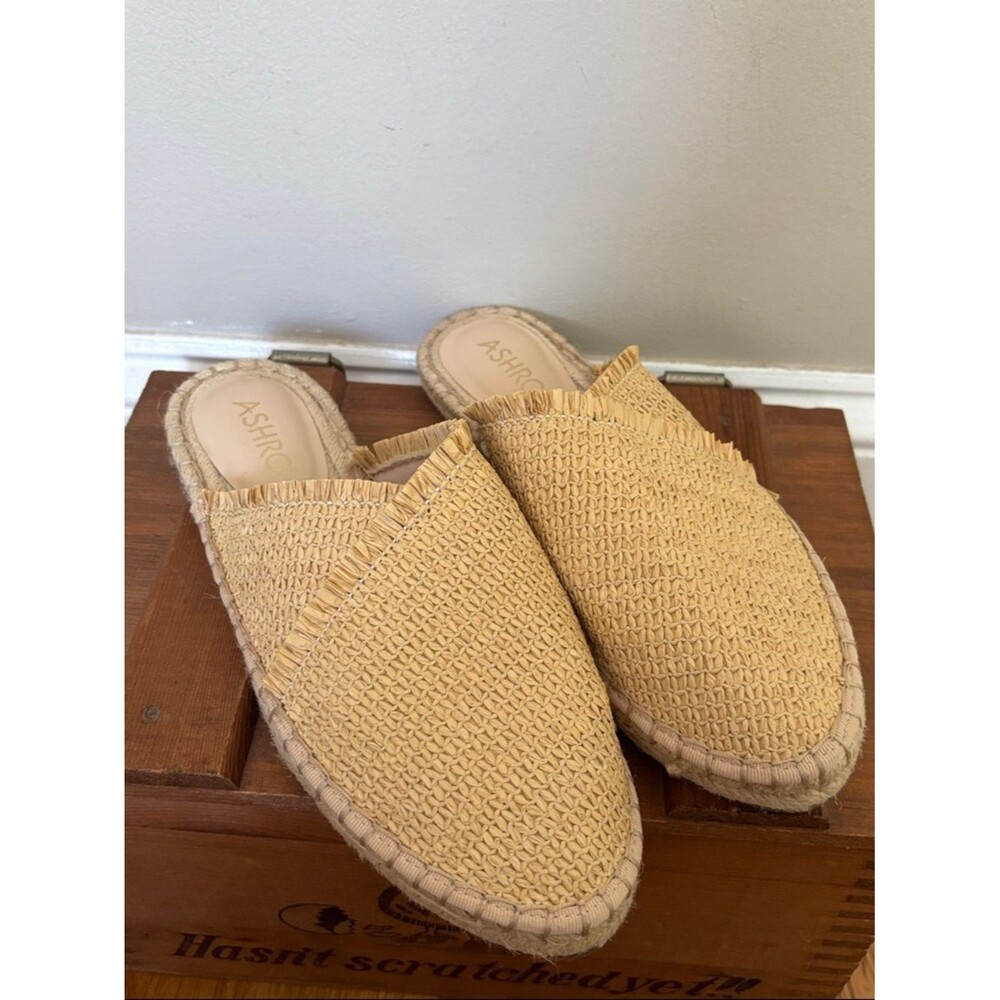 Ashro Raffia Fringe Slip-On Mules in Natural Yellow size 41